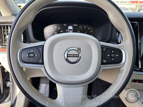 Used 2022 Volvo S60 B5 Momentum w/ Premium Package image 27