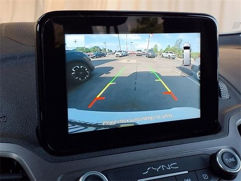 Used 2022 Ford Transit Connect XLT image 5