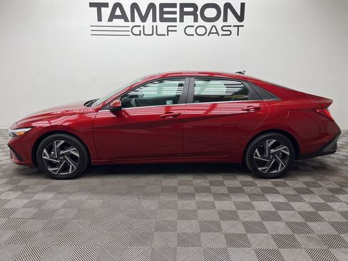Used 2025 Hyundai Elantra SEL FWD image 6