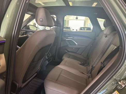 Used 2025 Audi Q5 Premium Plus w/ Premium Plus AWD/4WD image 14