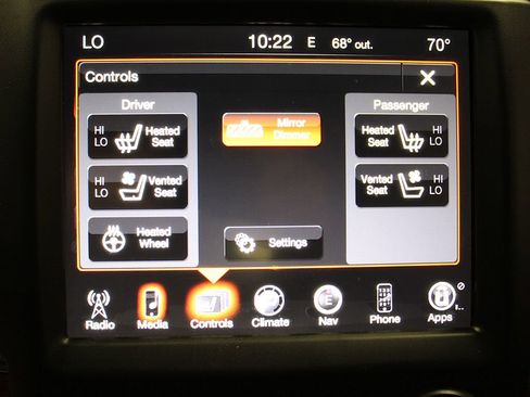 Used 2014 RAM 1500 Laramie w/ Convenience Group AWD/4WD image 17
