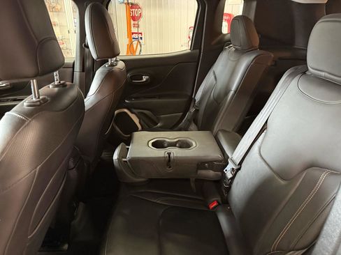 Used 2016 Jeep Renegade Limited AWD/4WD image 19
