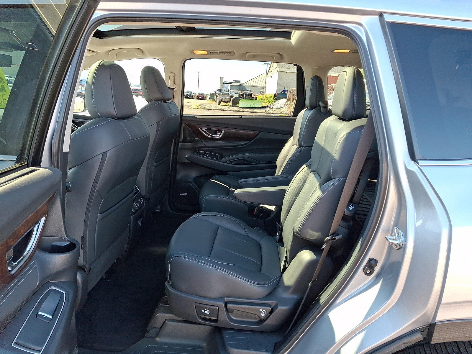 Certified 2023 Subaru Ascent Touring AWD/4WD image 10