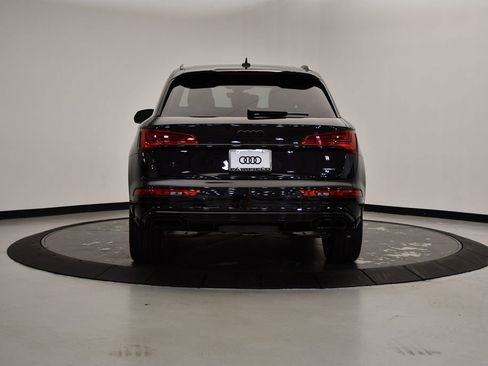 Certified 2025 Audi Q5 2.0T Premium Plus image 4