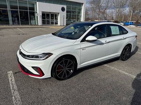 Certified 2025 Volkswagen Jetta GLI Autobahn image 3
