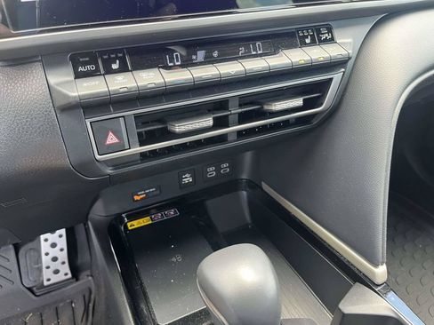 Used 2025 Toyota Camry XSE FWD image 24
