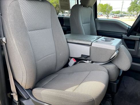 Used 2017 Ford F150 XLT RWD image 11