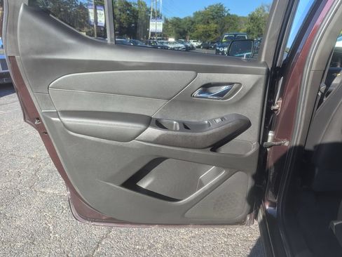 Used 2022 Chevrolet Traverse High Country AWD/4WD image 38