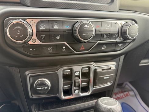Used 2022 Jeep Gladiator Sport AWD/4WD image 14
