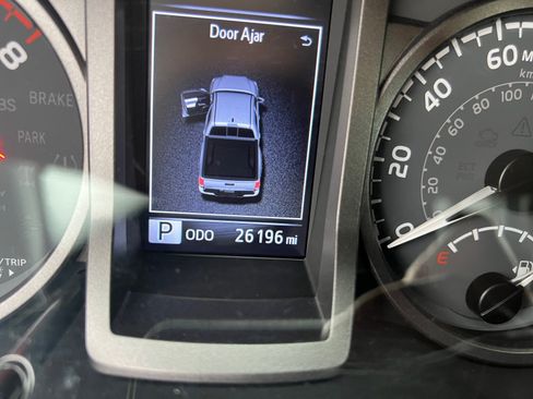 Used 2020 Toyota Tacoma TRD Off-Road AWD/4WD image 17