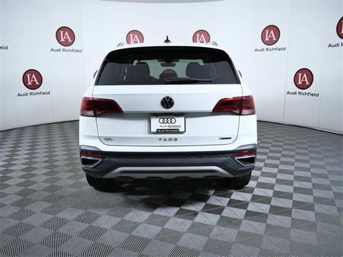 Used 2024 Volkswagen Taos SEL image 7