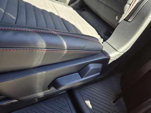 New 2026 Ford Explorer ST-Line w/ ST-Line Street Pack image 26