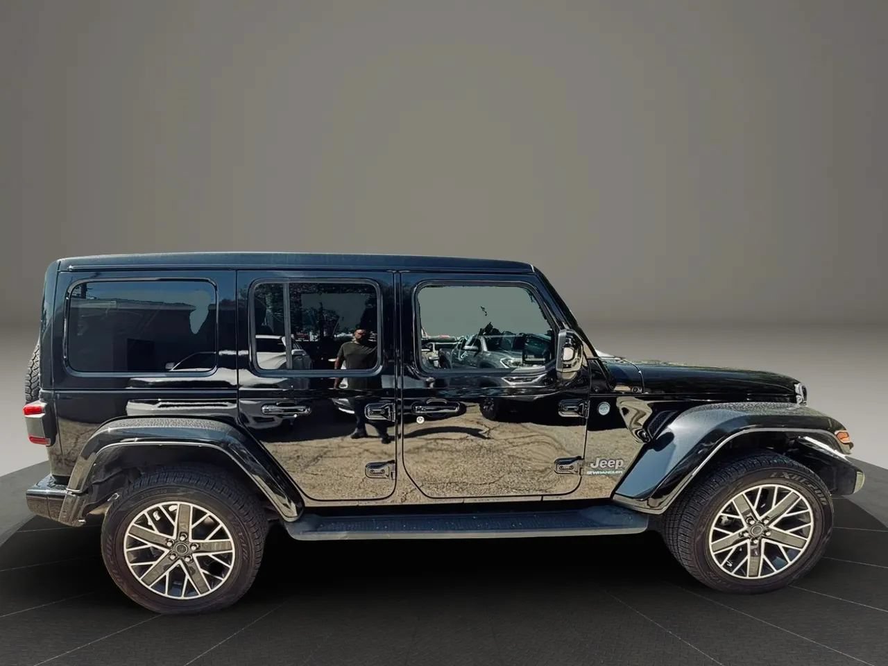 Used 2024 Jeep Wrangler High Altitude AWD/4WD image 6