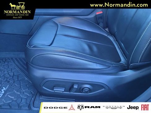 Used 2023 Jeep Grand Cherokee 30th Anniversary AWD/4WD image 15