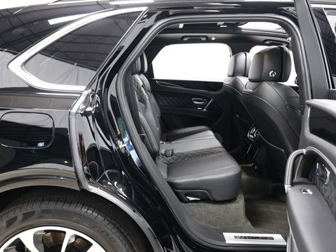 Used 2018 Bentley Bentayga AWD/4WD image 86