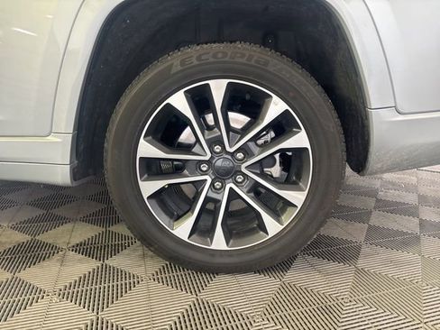 Used 2023 Jeep Grand Cherokee L Overland AWD/4WD image 54