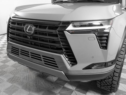 Used 2024 Lexus GX 550 550 Overtrail+ image 32