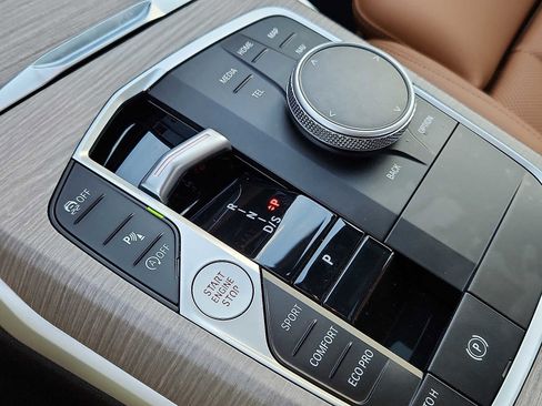 Used 2025 BMW 330i xDrive Sedan w/ Convenience Package image 14