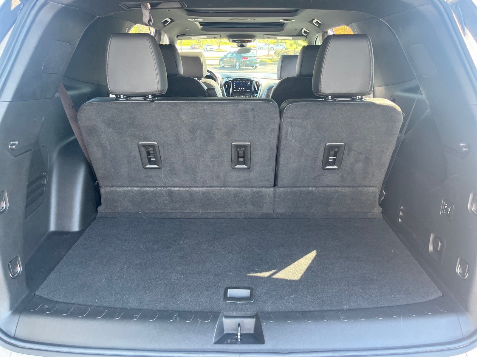 Used 2023 Chevrolet Traverse High Country AWD/4WD image 23