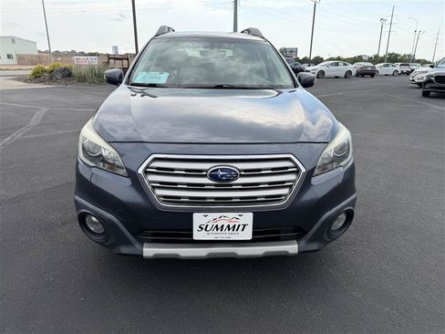 Used 2017 Subaru Outback 2.5i Limited AWD/4WD image 3
