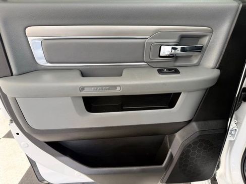 Used 2018 RAM 3500 SLT w/ Luxury Group image 18