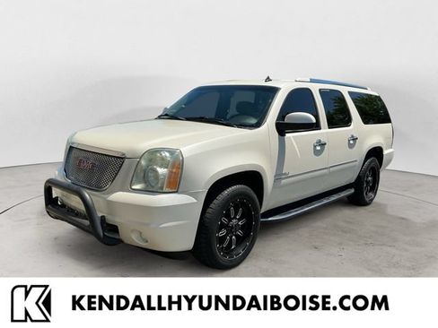 Used 2011 GMC Yukon XL Denali AWD/4WD image 1