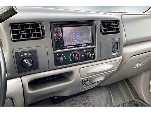 Used 2000 Ford F250 XLT image 10