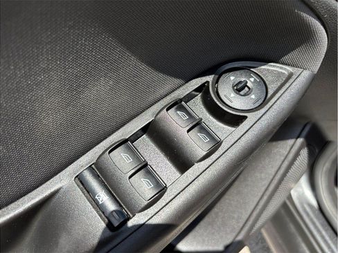 Used 2017 Ford Focus SE FWD image 16