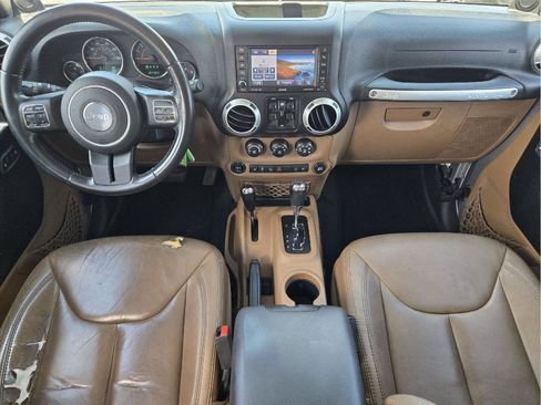 Used 2014 Jeep Wrangler Unlimited Sahara w/ Max Tow Package AWD/4WD image 22