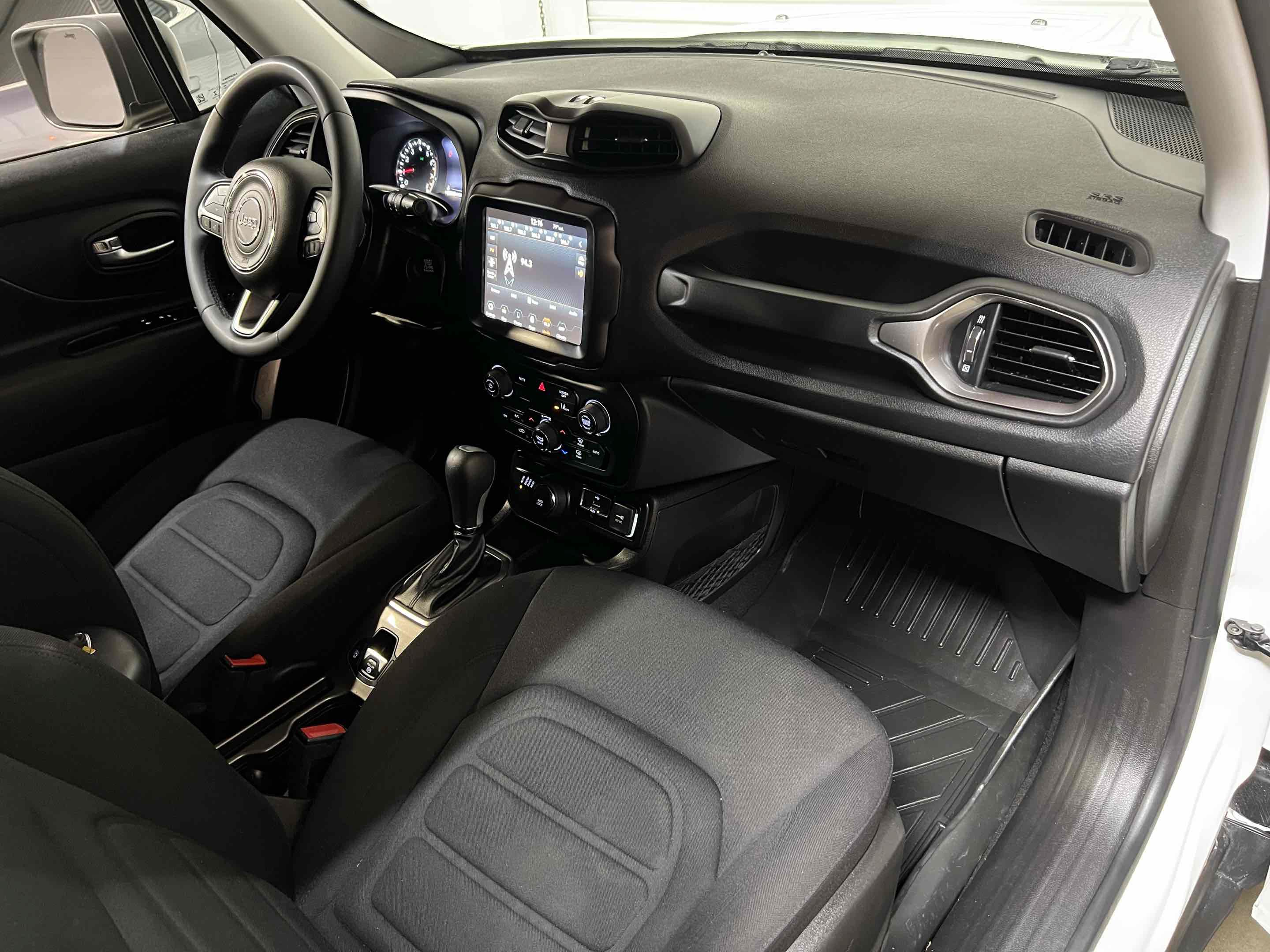 Used 2022 Jeep Renegade Latitude AWD/4WD image 37