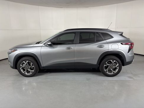 Used 2024 Chevrolet Trax LT FWD image 5