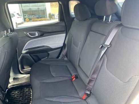 Certified 2024 Jeep Compass Sport image 16