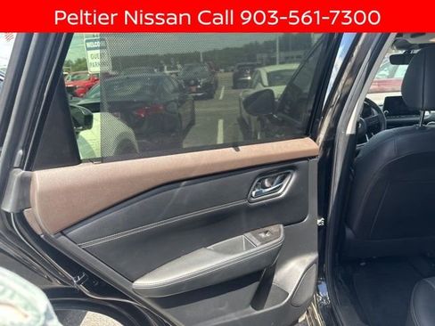 Certified 2023 Nissan Rogue SV w/ SV Premium B Package FWD image 17