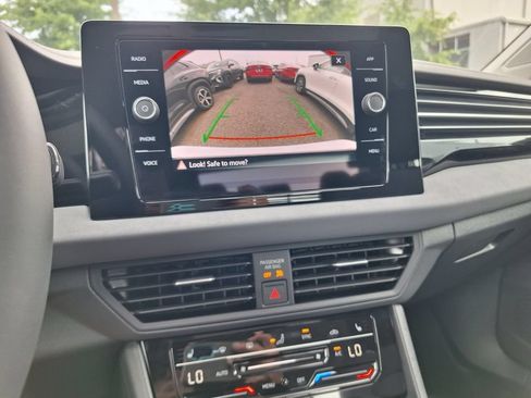 New 2026 Volkswagen Jetta SE FWD image 10