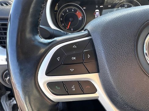 Used 2018 Jeep Cherokee Limited image 17