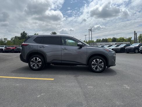 Used 2023 Nissan Rogue SV AWD/4WD image 2