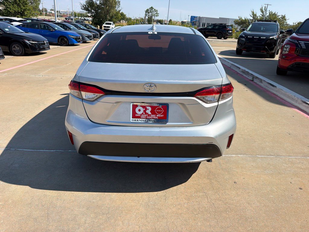 Used 2020 Toyota Corolla LE FWD image 4