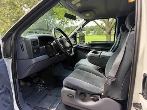 Used 2001 Ford F250 XLT AWD/4WD image 9