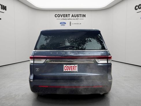 Used 2022 Lincoln Navigator L Reserve RWD image 4