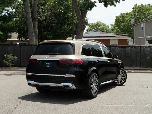 Used 2023 Mercedes-Benz Maybach GLS 600 4MATIC image 36