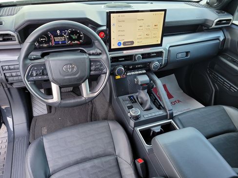 Used 2025 Toyota 4Runner TRD Off-Road Premium AWD/4WD image 14