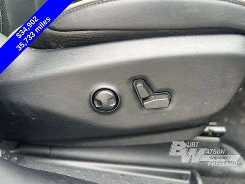 Used 2025 Chrysler Pacifica Limited FWD image 27