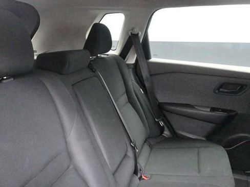 Used 2023 Nissan Rogue S AWD/4WD image 12