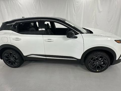 New 2026 Nissan Kicks SR w/ Cold Weather Package image 2