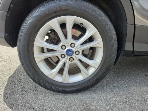 Used 2017 Ford Escape SE FWD image 12
