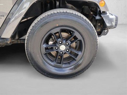 Used 2017 Jeep Wrangler Unlimited Sahara AWD/4WD image 26