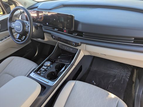 New 2026 Kia Carnival EX image 10