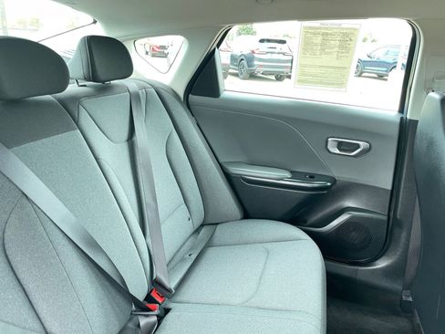 Used 2025 Kia K4 LXS image 37