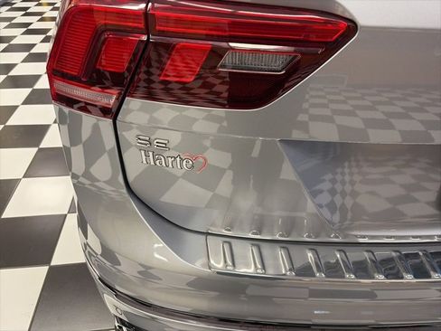 Certified 2022 Volkswagen Tiguan SE R-Line image 9