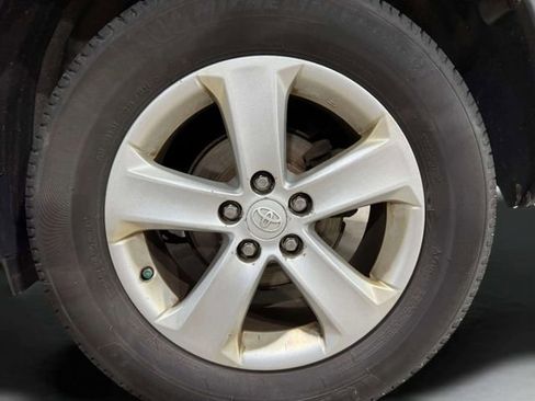 Used 2013 Toyota RAV4 XLE FWD image 32